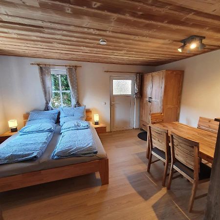Alte Backstube - Ferienwohnung Huettenstube Und Ferienzimmer Auszeit Erkenbrechtsweiler Екстер'єр фото