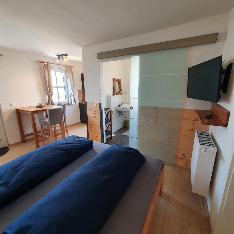 Alte Backstube - Ferienwohnung Huettenstube Und Ferienzimmer Auszeit Erkenbrechtsweiler Екстер'єр фото