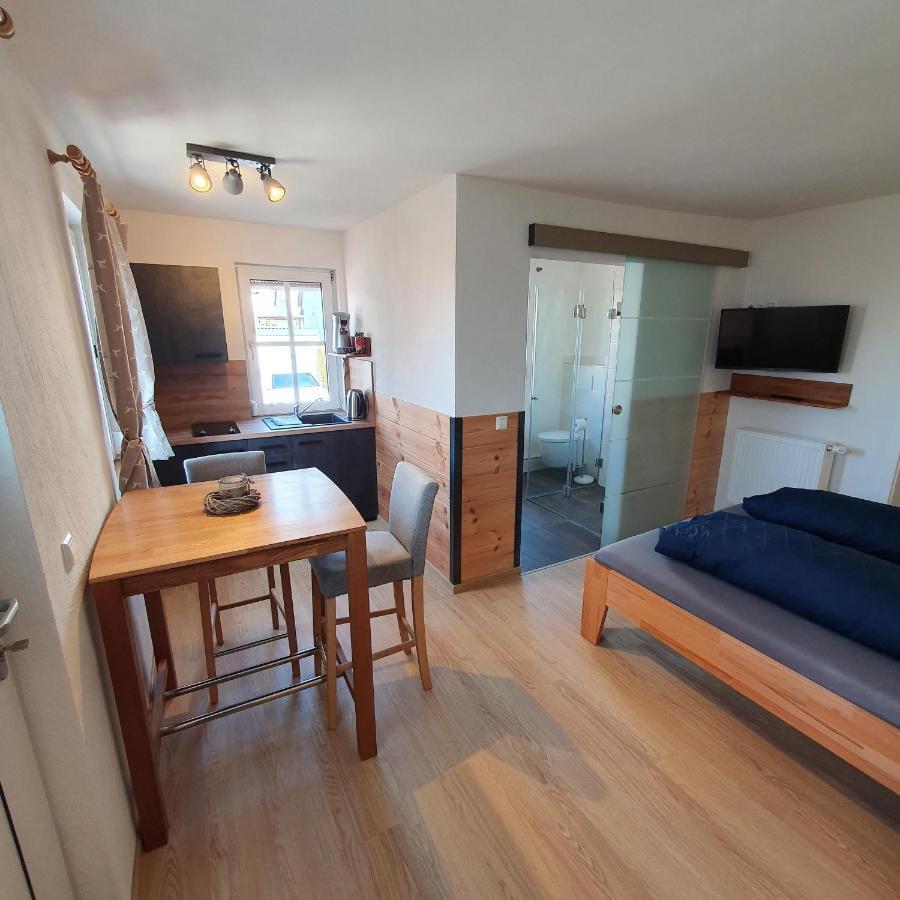 Alte Backstube - Ferienwohnung Huettenstube Und Ferienzimmer Auszeit Erkenbrechtsweiler Екстер'єр фото