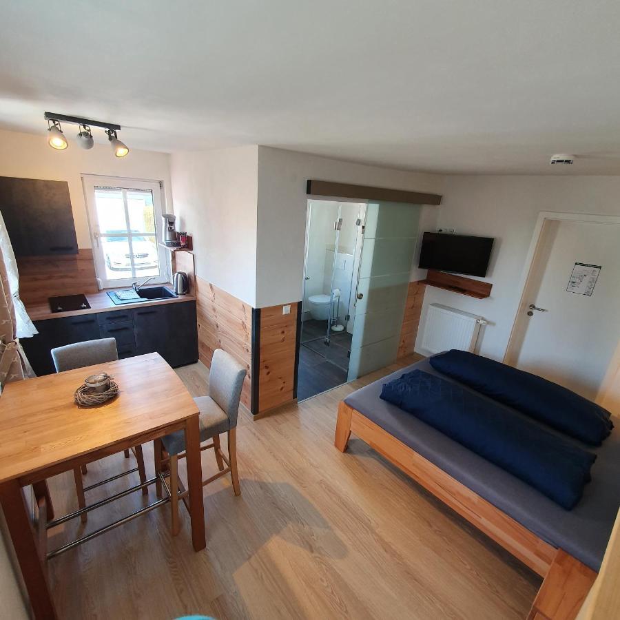 Alte Backstube - Ferienwohnung Huettenstube Und Ferienzimmer Auszeit Erkenbrechtsweiler Екстер'єр фото